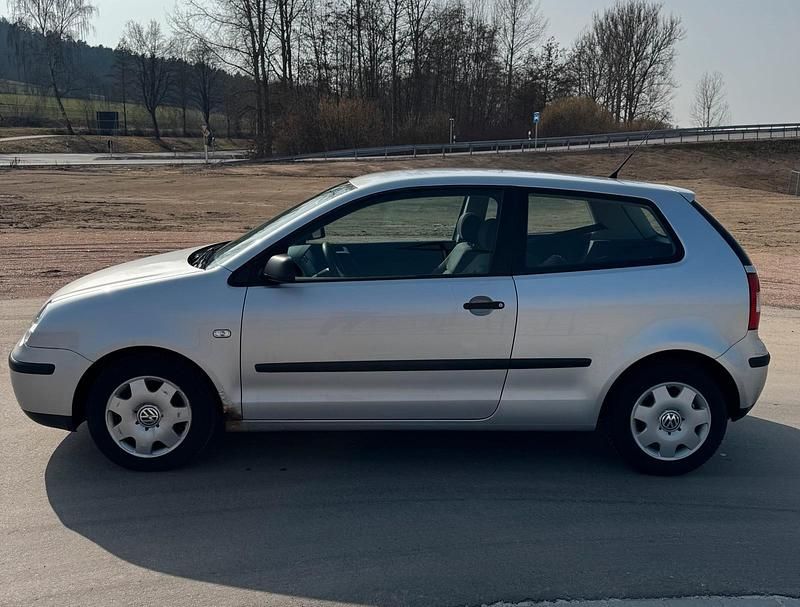 Gebraucht VW Polo 64 PS (47 kW) 2004 Silber Kleinwagen