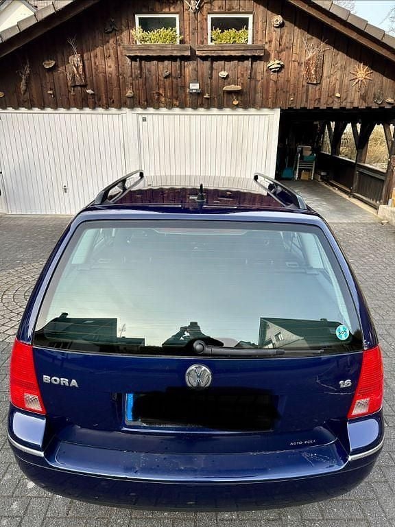 Gebraucht VW Bora Highline 105 PS (77 kW) 2001 Blau Kombi