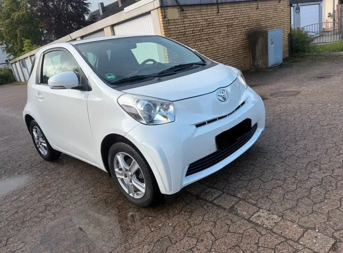 Gebraucht Toyota iQ 68 PS (50 kW) 2009 Weiß Kleinwagen
