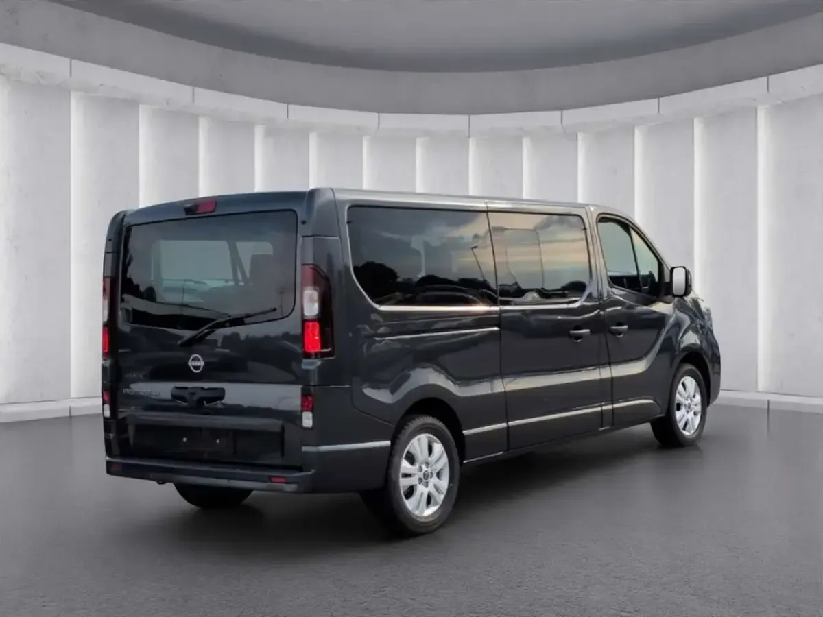 Gebraucht Nissan Primastar Tekna 150 PS (110 kW) 2025 Grau Van / Kleinbus