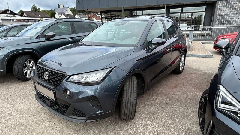 Grau Gebraucht 2021 Seat Arona Style SUV | 13.500 € (Guter Preis) - Bild 1/4