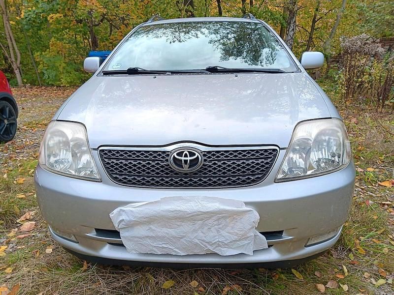 Silber Gebraucht 2002 Toyota Corolla Kombi | 2.100 € (Guter Preis) - Bild 1/4