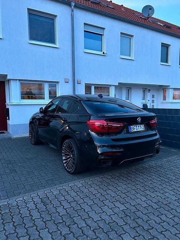 Schwarz Gebraucht 2015 BMW X6 M50 M Sport SUV | 37.900 € (Etwas zu teuer) - Bild 1/4