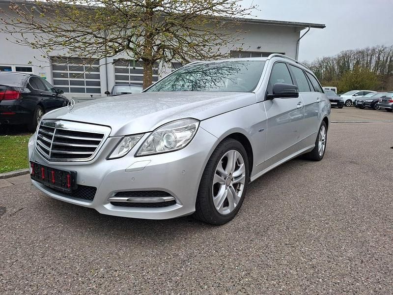 Gebraucht Mercedes E220 170 PS (125 kW) 2011 Silber Kombi