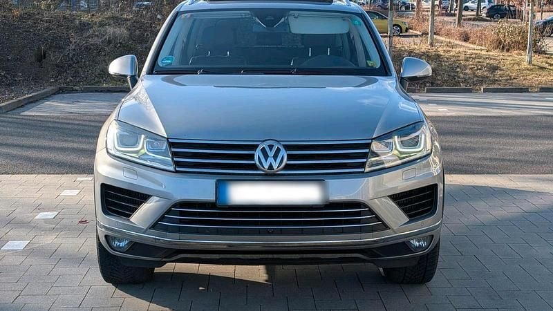 Gebraucht VW Touareg 262 PS (192 kW) 2015 Silber SUV