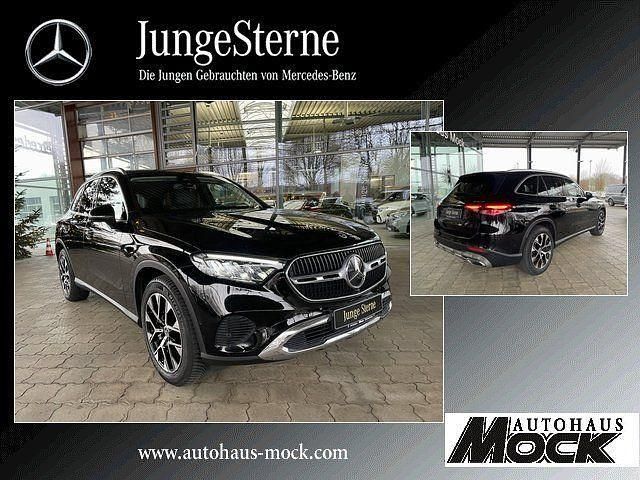Schwarz Gebraucht 2023 Mercedes GLC200 Avantgarde SUV | 45.890 € (Guter Preis) - Bild 1/4