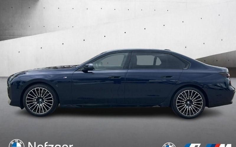 Gebraucht BMW 740 Shadowline 299 PS (219 kW) 2025 Blau Limousine