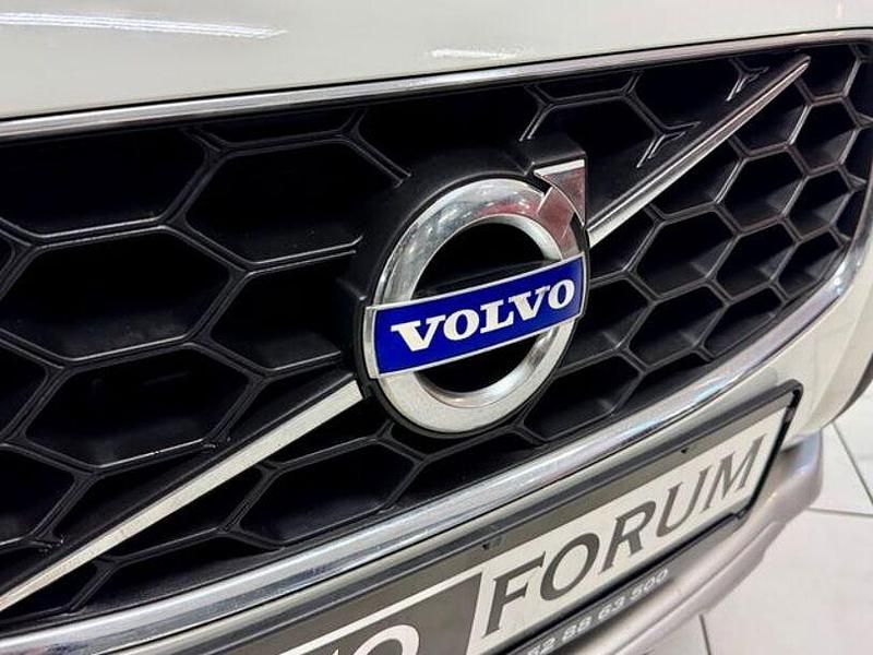 Gebraucht Volvo XC70 181 PS (133 kW) 2016 Weiß SUV