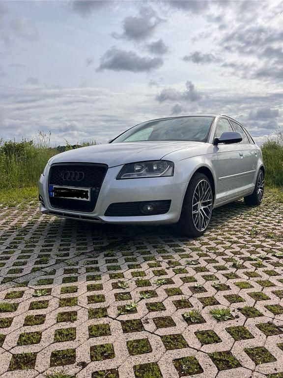 Silber Gebraucht 2011 Audi A3 Sportback Ambiente Limousine | 2.850 € (Fairer Preis) - Bild 1/4