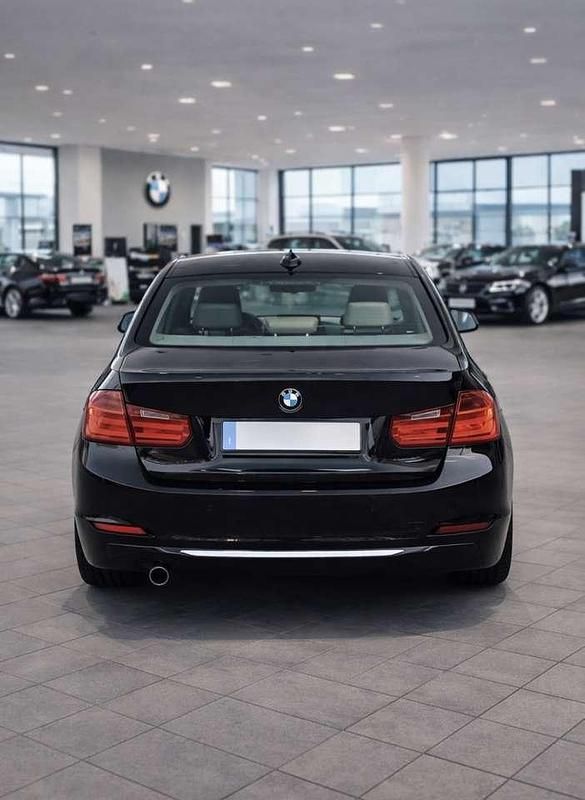 Gebraucht BMW 316 163 PS (119 kW) 2012 Schwarz Limousine