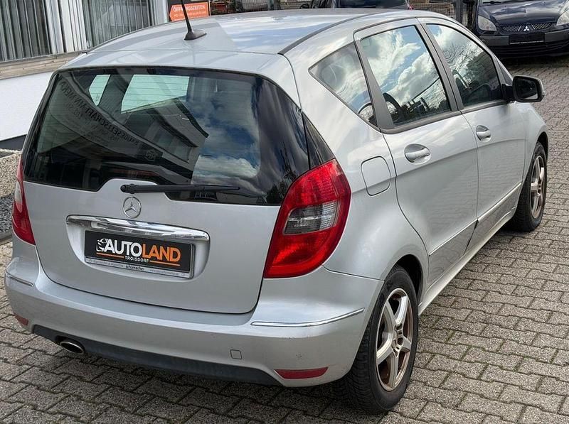 Gebraucht Mercedes A160 95 PS (69 kW) 2011 Silber Limousine