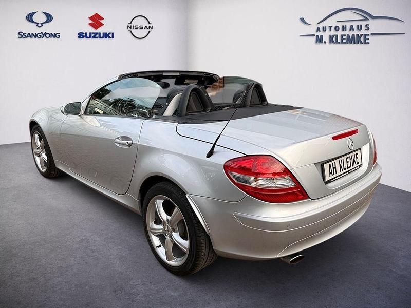 Gebraucht Mercedes SLK280 231 PS (169 kW) 2006 Silber Cabrio