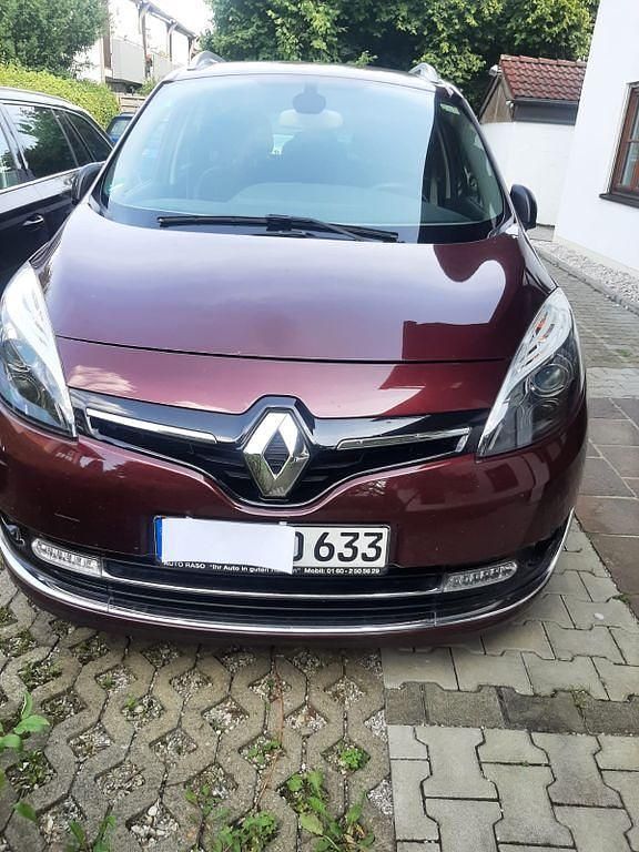 Violett Gebraucht 2013 Renault Scénic III Bose Edition Van / Kleinbus | 5.100 € (Guter Preis) - Bild 1/4