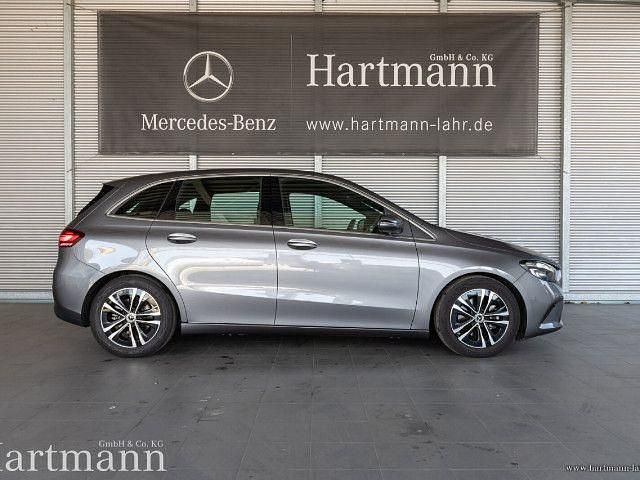 Gebraucht Mercedes B200 163 PS (119 kW) 2024 Van / Kleinbus