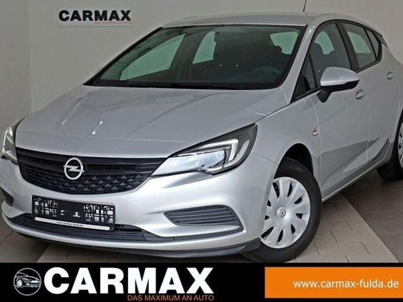 Argonsilber/sovereign/switchblad (metallic) Gebraucht 2016 Opel Astra Selection Limousine | 9.200 € (Guter Preis) - Bild 1/4