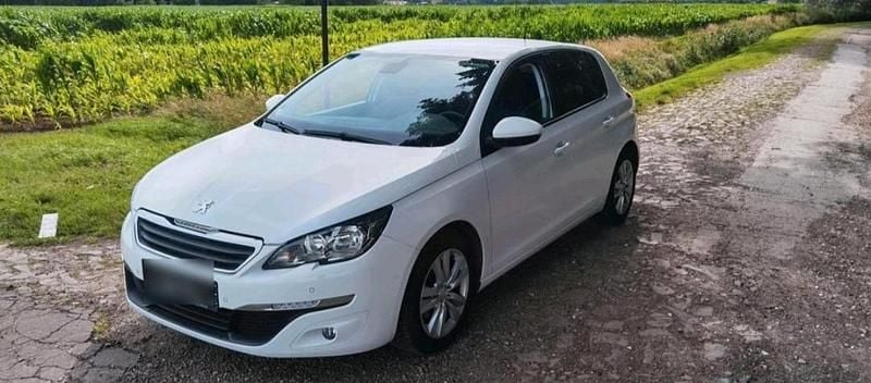 Weiß Gebraucht 2014 Peugeot 308 Kleinwagen | 9.000 € (Etwas zu teuer) - Bild 1/4