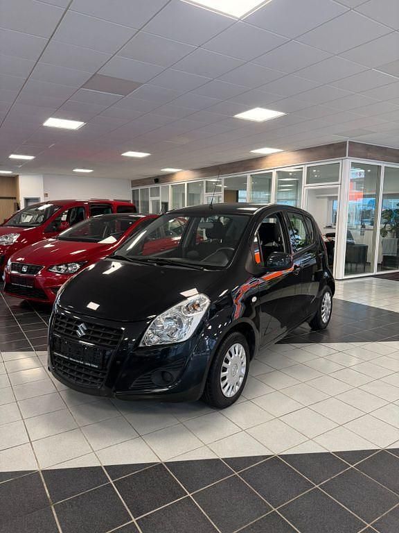 Gebraucht Suzuki Splash Basic 68 PS (50 kW) 2013 Schwarz Kleinwagen