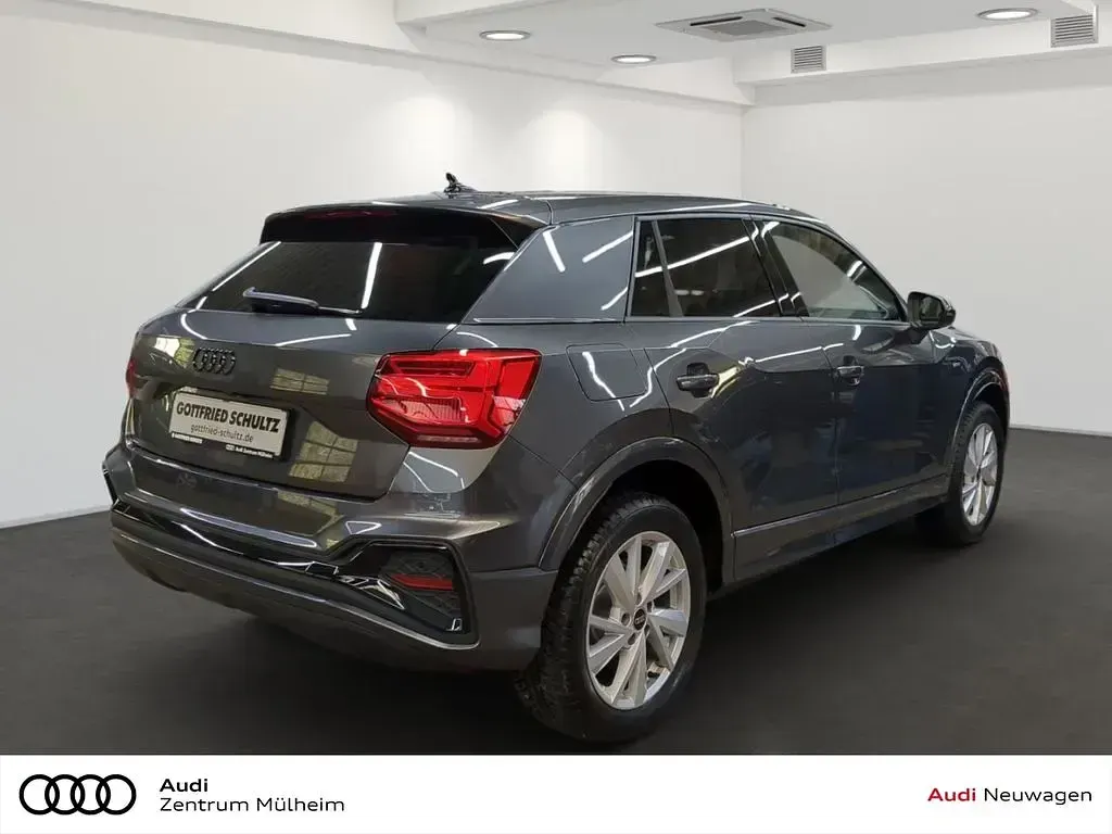 Gebraucht Audi Q2 S-Line 150 PS (110 kW) 2025 Grau SUV