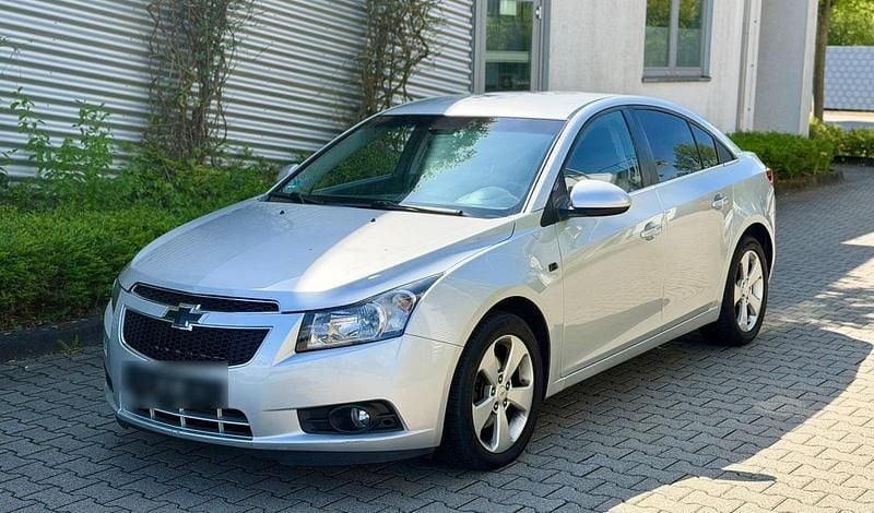 Gebraucht Chevrolet Cruze 163 PS (119 kW) 2011 Silber Limousine