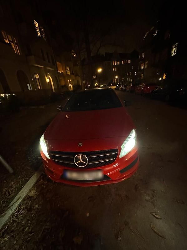 Rot Gebraucht 2013 Mercedes A220 Kleinwagen | 12.900 € (Fairer Preis) - Bild 1/4