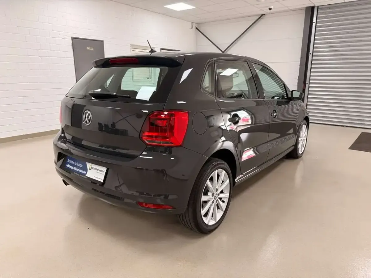 Gebraucht VW Polo Highline 110 PS (80 kW) 2016 Uranograu Limousine