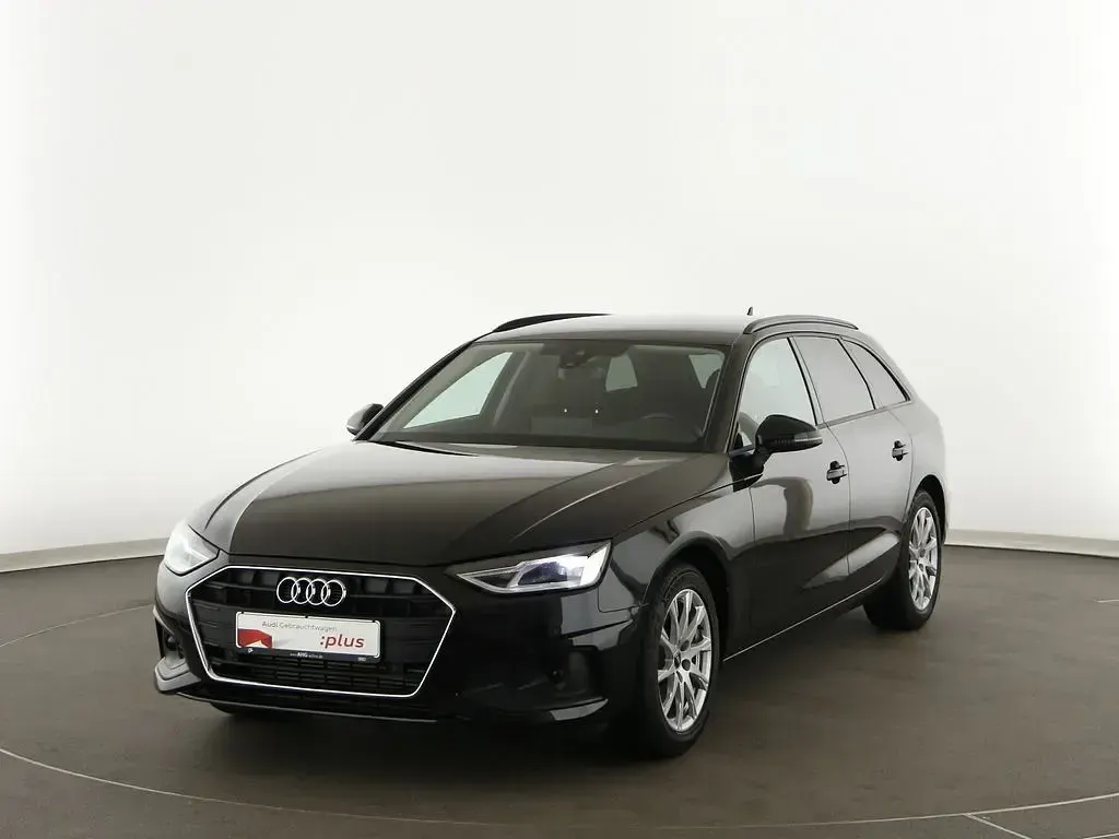 Używany Audi A4 Basis 150 KM (110 kW) 2022 Czarny Kombi