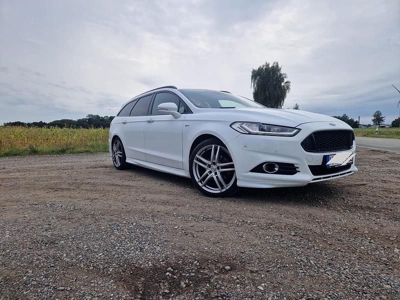Weiß Gebraucht 2019 Ford Mondeo ST-Line Kombi | 9.800 € (Superpreis) - Bild 1/4