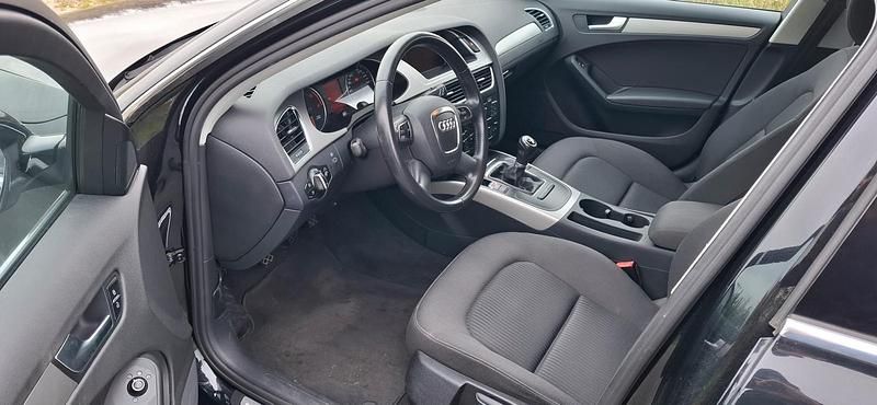 Second-hand Audi A4 120 CP (88 kW) 2011 Negru Break