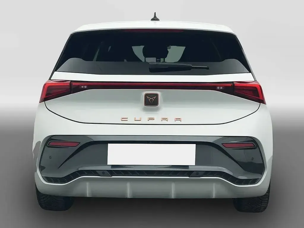 Second-hand Cupra Born 169 kW (231 CP) 2025 Alb Hatchback