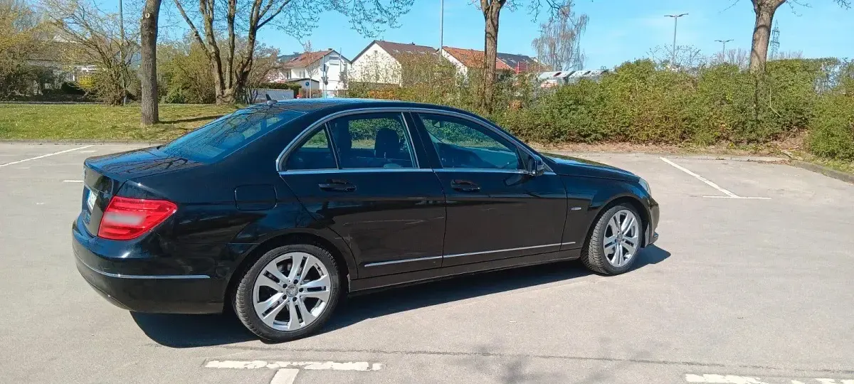 Gebraucht Mercedes C250 204 PS (150 kW) 2012 Schwarz Limousine