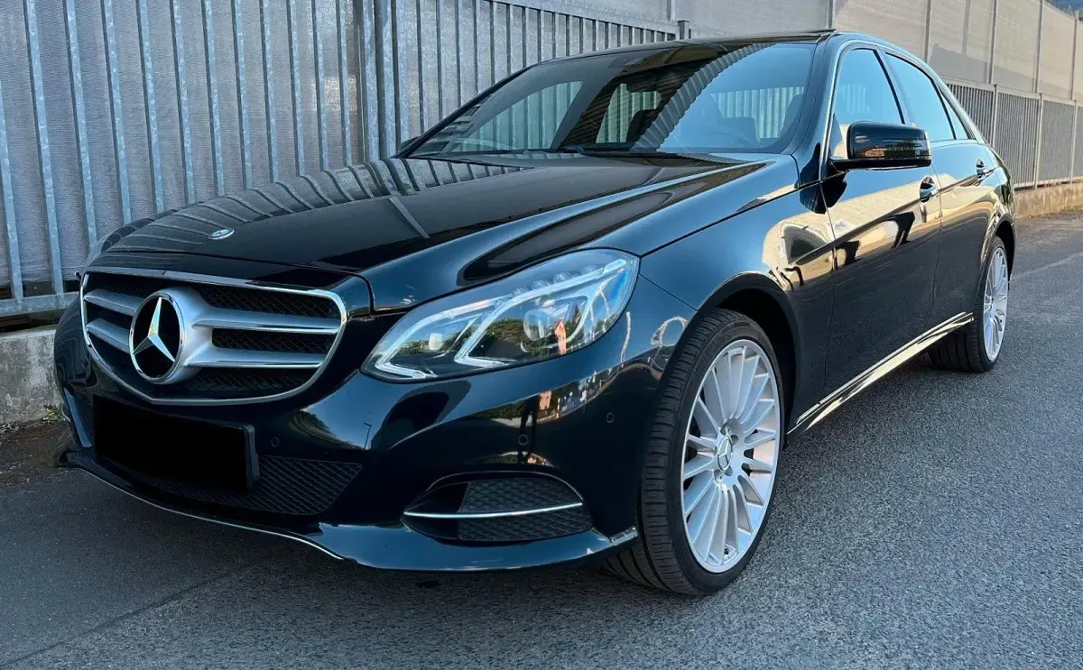 Usata Mercedes E200 Avantgarde 136 CV (100 kW) 2014 Nero Berlina