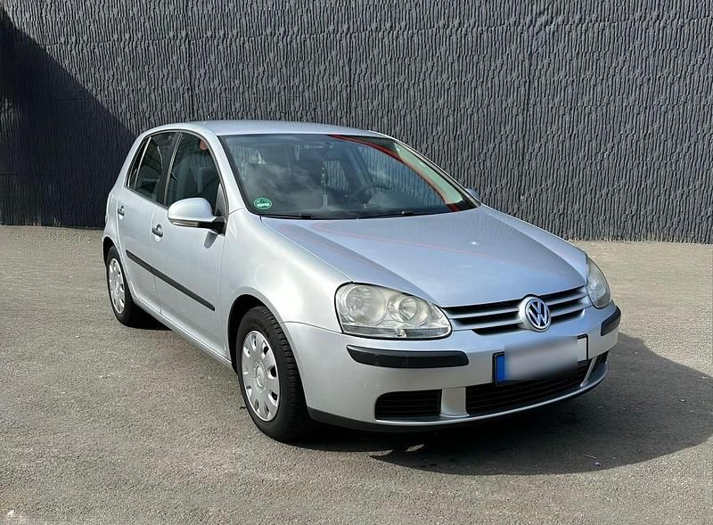 Silber Gebraucht 2006 VW Golf V Kleinwagen | 2.600 € (Guter Preis) - Bild 1/4
