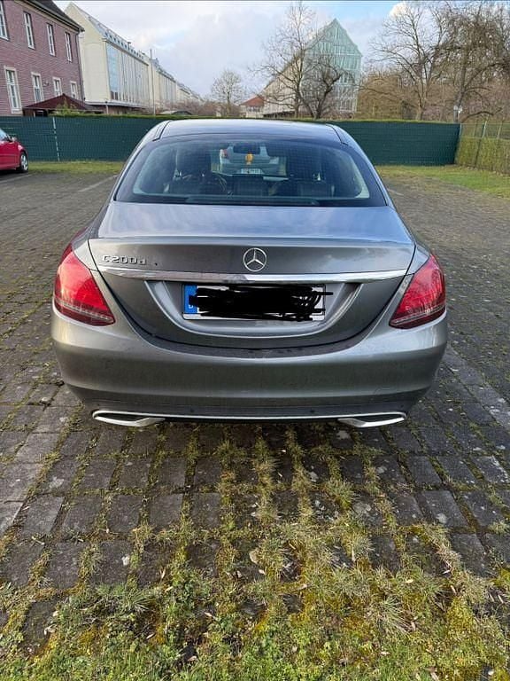 Gebraucht Mercedes C200 160 PS (117 kW) 2019 Limousine