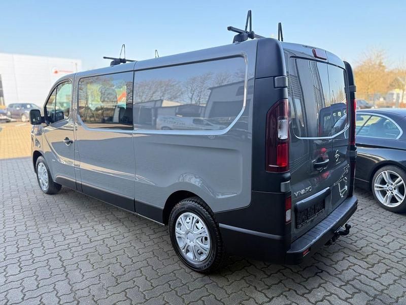 Gebraucht Opel Vivaro 125 PS (91 kW) 2017 Grau Van / Kleinbus