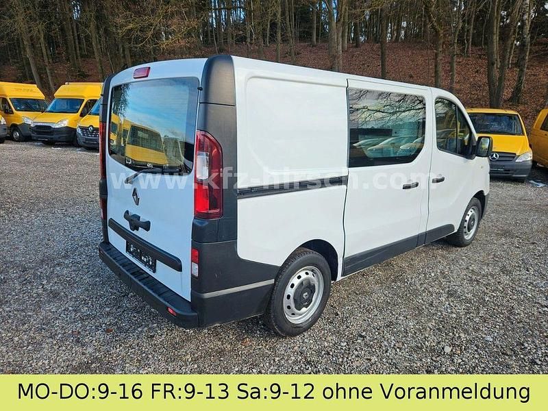 Gebraucht Renault Trafic Komfort 120 PS (88 kW) 2017 Weiß Van / Kleinbus