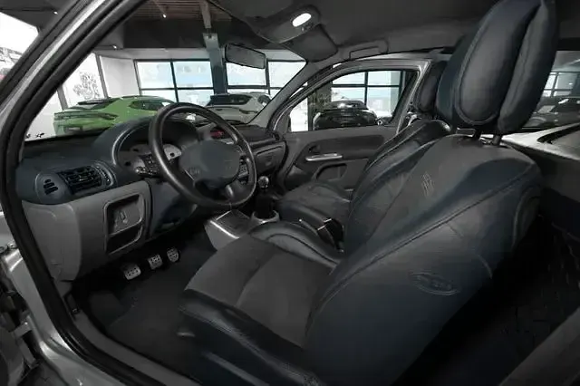 Gebraucht Renault Clio 226 PS (166 kW) 2003 Silber Kleinwagen