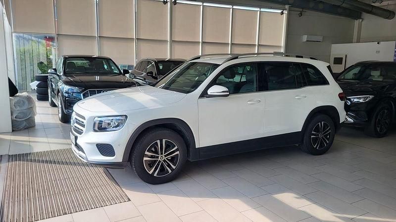 Weiß Gebraucht 2023 Mercedes GLB200 SUV | 37.000 € (Guter Preis) - Bild 1/4