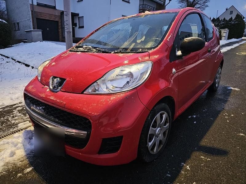 Gebraucht Peugeot 107 67 PS (49 kW) 2009 Rot Kleinwagen