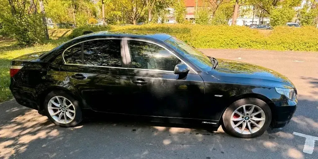 Gebraucht BMW 520 Basis 170 PS (125 kW) 2004 Schwarz Limousine