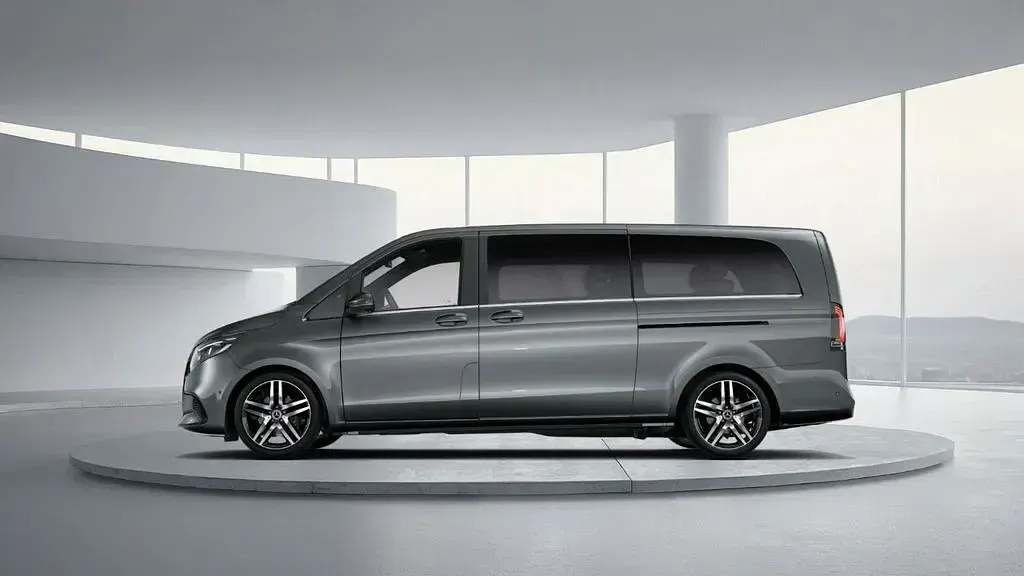 Gebraucht Mercedes V300 AMG 237 PS (174 kW) 2026 Grau Van / Kleinbus
