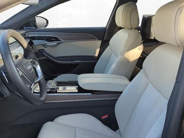 Gebraucht Audi A8 Ambiente 460 PS (338 kW) 2022 Mythosschwarz metallic Limousine