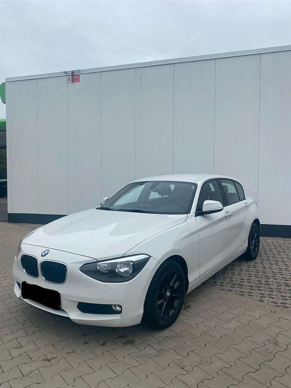 Weiß Gebraucht 2012 BMW 114 Kleinwagen | 6.500 € (Fairer Preis) - Bild 1/4
