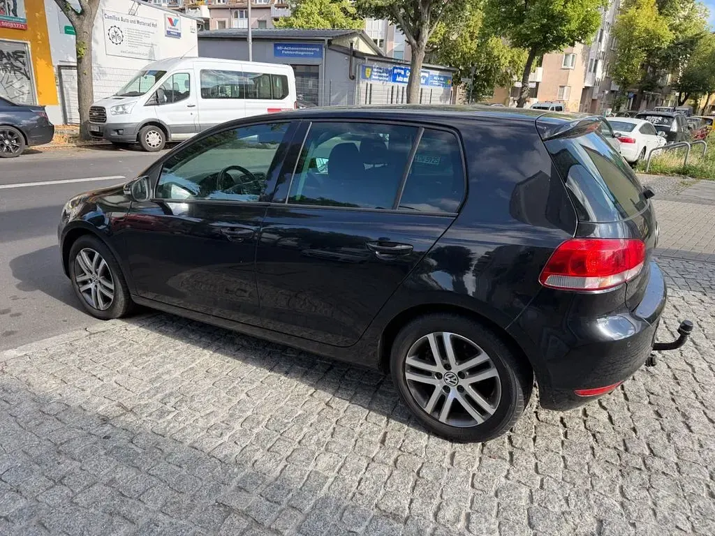 Gebraucht VW Golf VI Comfortline 122 PS (89 kW) 2010 Schwarz Kleinwagen