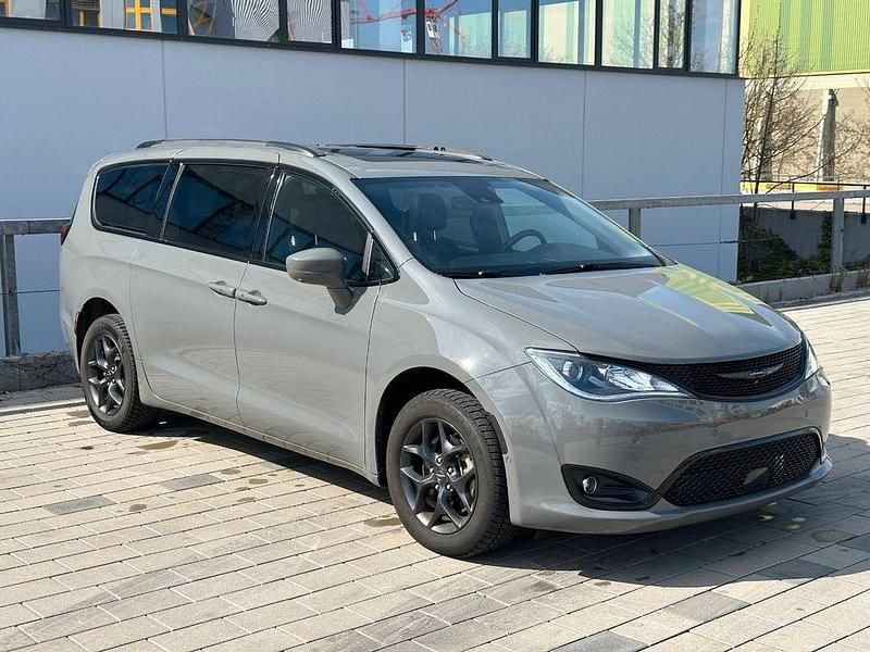 Gebraucht Chrysler Pacifica 287 PS (211 kW) 2020 Grau Van / Kleinbus