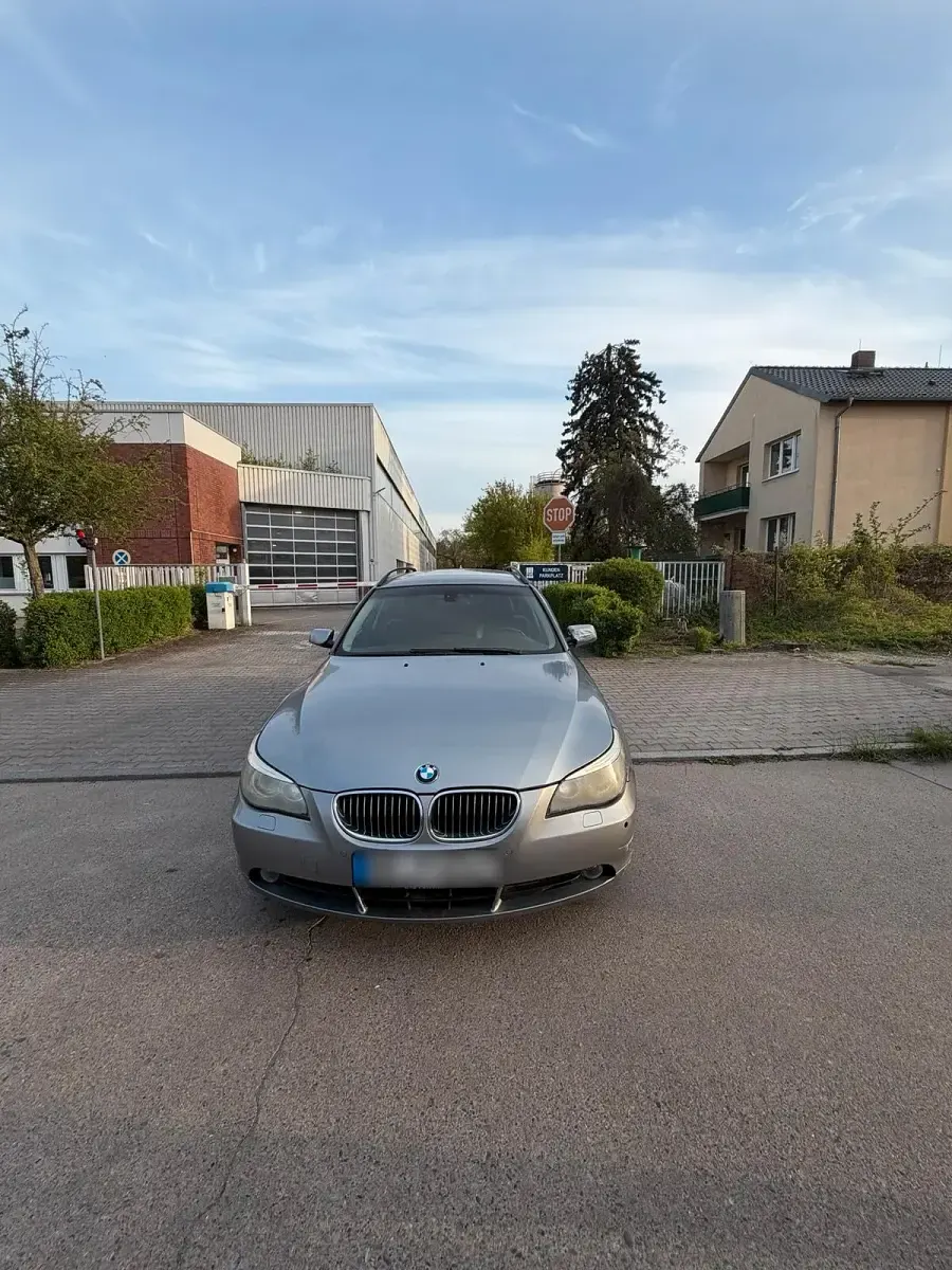 Usado BMW 530 231 CV (169 kW) 2006 Gris Familiar