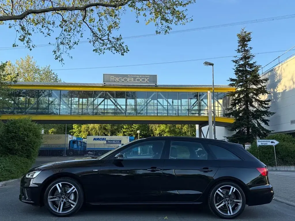 Gebraucht Audi A4 S-Line 204 PS (150 kW) 2024 Schwarz Kombi