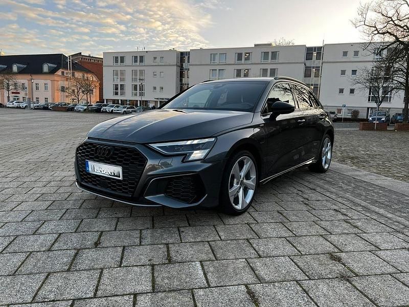Gebraucht Audi A3 Ambiente 204 PS (150 kW) 2021 Grau Limousine