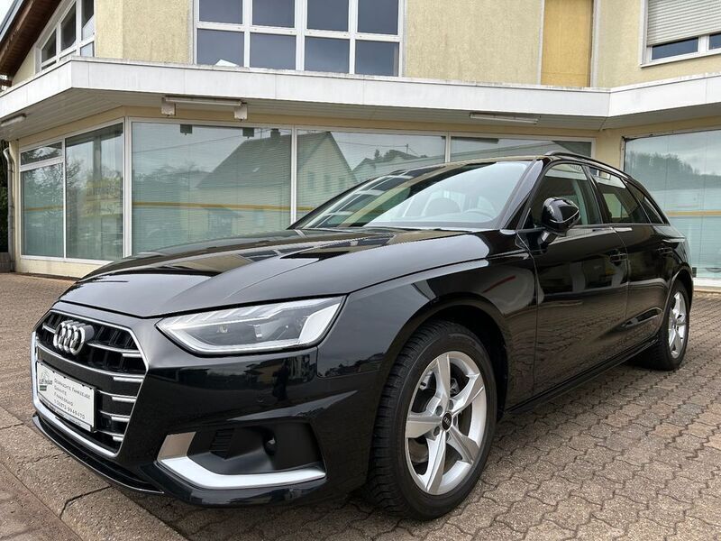 Schwarz Gebraucht 2021 Audi A4 Kombi | 32.990 € (Teuer) - Bild 1/4