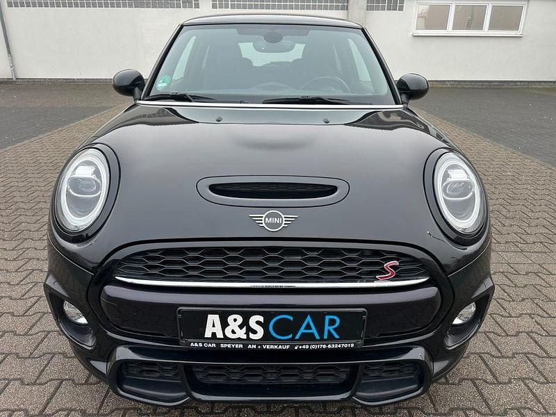 Gebraucht Mini John Cooper Works 192 PS (141 kW) 2020 Midnight black Kleinwagen