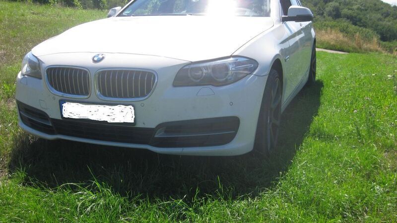 Weiß Gebraucht 2016 BMW 520 Luxury Line Kombi | 14.350 € (Fairer Preis) - Bild 1/4